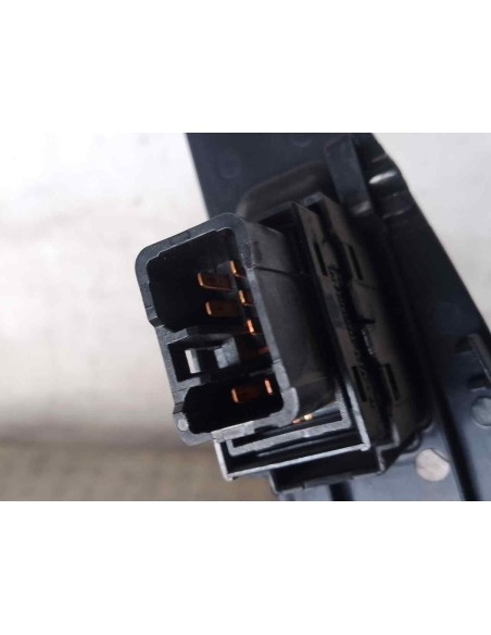 MANDO ELEVALUNAS TRASERO IZQUIERDO HYUNDAI IX35 (EL/LM) - 186758