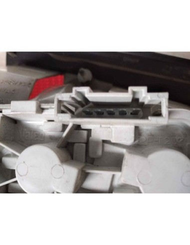 PILOTO TRASERO IZQUIERDO SEAT CORDOBA BERLINA...