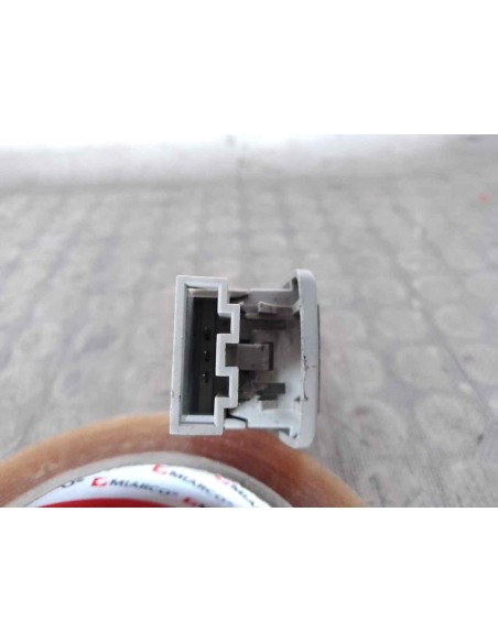 LUZ INTERIOR VOLKSWAGEN PASSAT BERLINA (3B3) - 125857