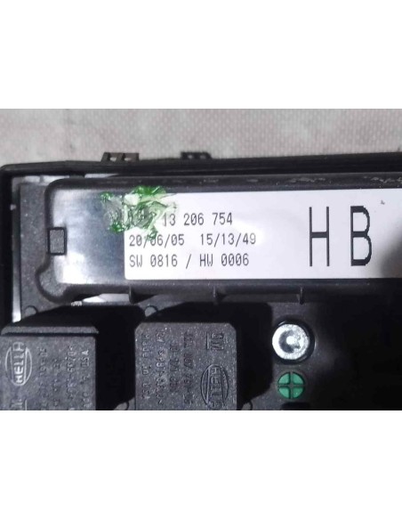 CAJA RELES / FUSIBLES OPEL ASTRA H BERLINA - 172290