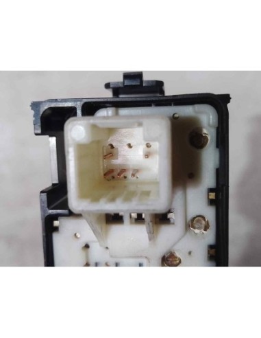 MANDO ELEVALUNAS TRASERO DERECHO TOYOTA PRIUS...