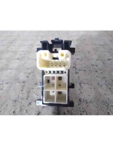 MANDO ELEVALUNAS DELANTERO DERECHO TOYOTA YARIS...