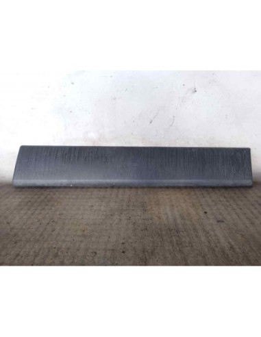 MOLDURA PARAGOLPE TRASERA RENAULT TRAFIC II...