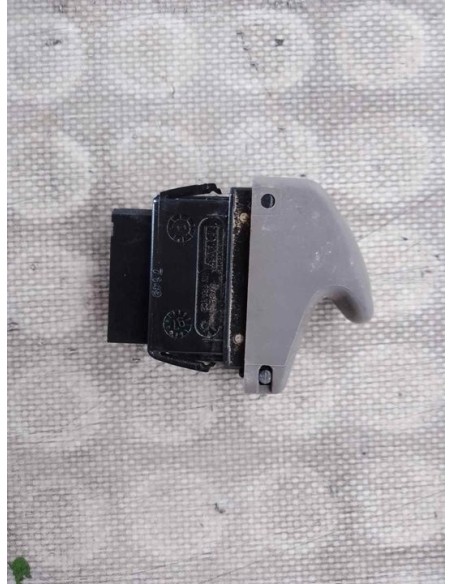 MANDO ELEVALUNAS DELANTERO DERECHO RENAULT TWINGO I (C06) - 98944