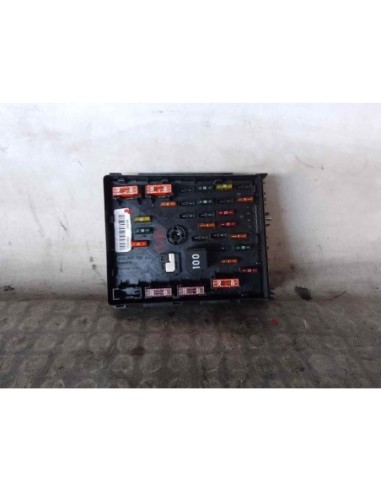 CAJA RELES / FUSIBLES VOLKSWAGEN PASSAT BERLINA...