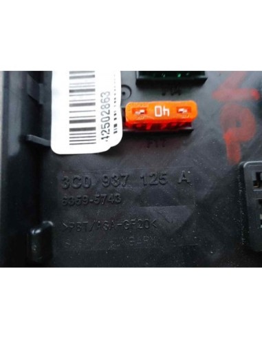 CAJA RELES / FUSIBLES VOLKSWAGEN PASSAT BERLINA...