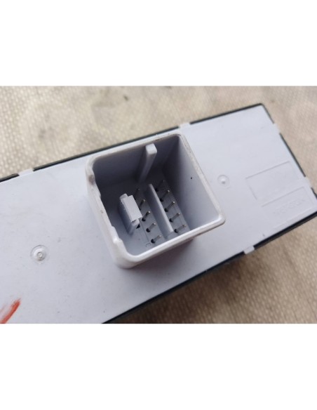 MANDO ELEVALUNAS DELANTERO IZQUIERDO VOLKSWAGEN PASSAT BERLINA (3C2) - 110010