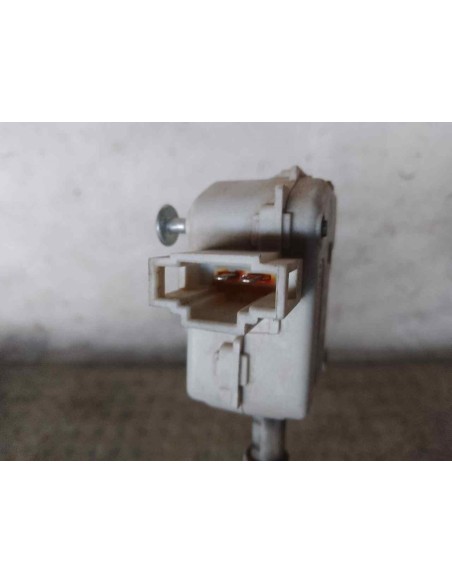 MOTOR CIERRE CENTRALIZADO PORTON VOLKSWAGEN PASSAT BERLINA (3B3) - 152615