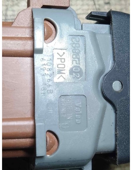 MANDO ELEVALUNAS DELANTERO DERECHO RENAULT CLIO III - 213118