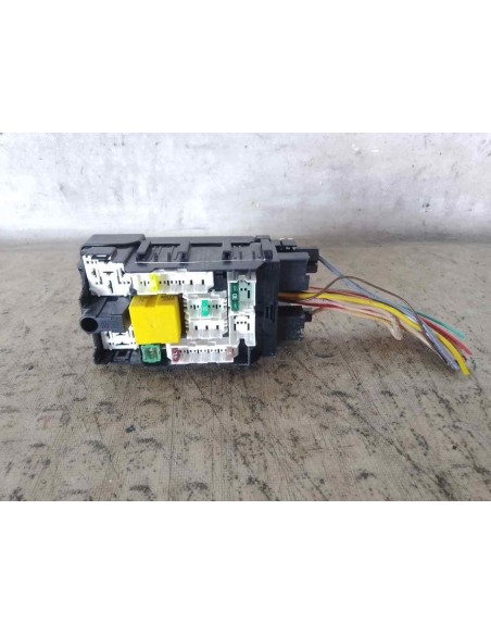 CAJA RELES / FUSIBLES CITROEN C4 BERLINA - 111037