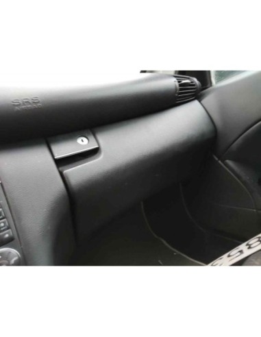 GUANTERA MERCEDES-BENZ CLASE C (BM 203)...