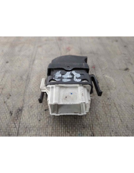 MANDO ELEVALUNAS DELANTERO DERECHO RENAULT CLIO II FASE II (B/CB0) - 138527