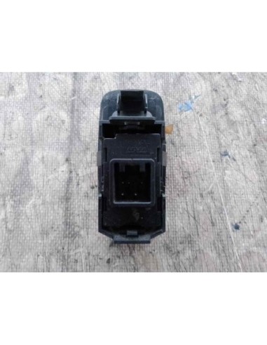 MANDO ELEVALUNAS TRASERO DERECHO TOYOTA COROLLA...