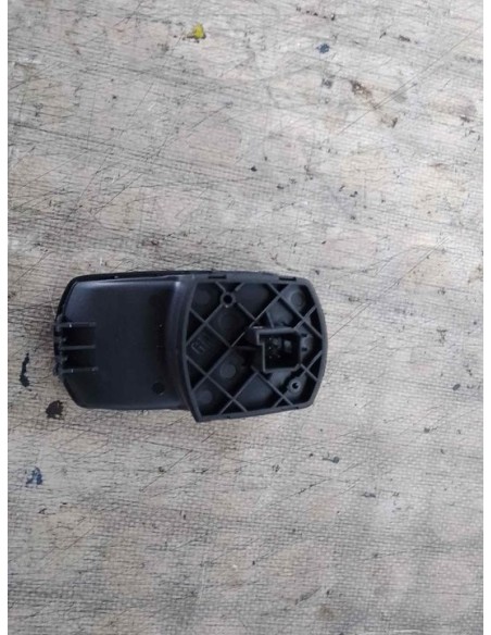 MANDO ELEVALUNAS DELANTERO DERECHO OPEL CORSA D - 118238