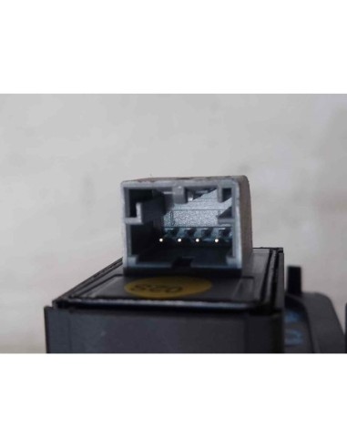 MANDO ELEVALUNAS DELANTERO DERECHO AUDI A1...