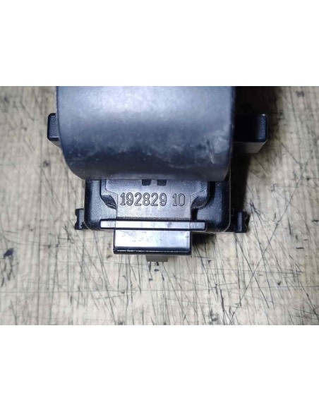 MANDO ELEVALUNAS DELANTERO DERECHO TOYOTA YARIS (XP13) - 194633