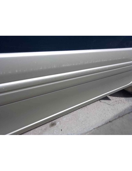 PUERTA DELANTERA DERECHA KIA CARNIVAL II (FL) - 152883