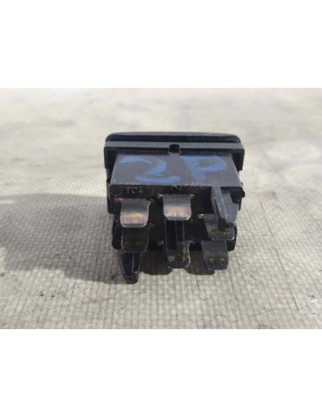 MANDO ELEVALUNAS DELANTERO IZQUIERDO VOLKSWAGEN POLO III (6N1) - 93874