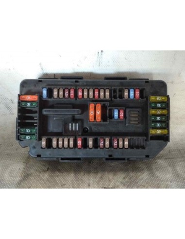 CAJA RELES / FUSIBLES BMW SERIE 1 BERLINA 5P...