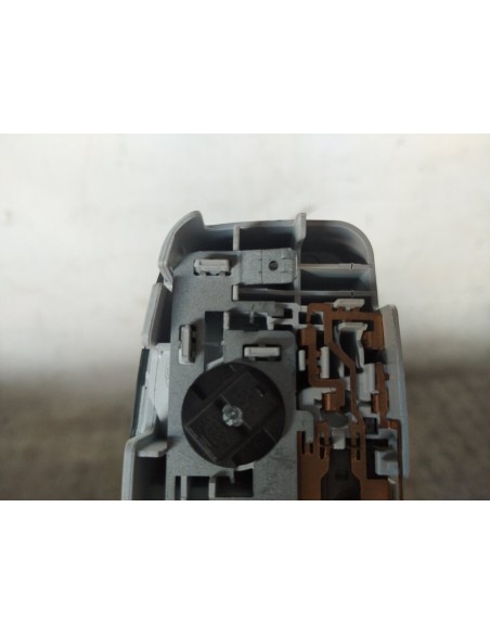 LUZ INTERIOR FORD TOURNEO COURIER (C4A) - 101982