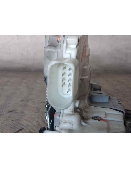 CERRADURA PUERTA DELANTERA IZQUIERDA VOLKSWAGEN PASSAT BERLINA (3C2) - 108273