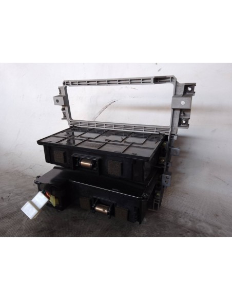 CENICERO KIA SORENTO (BL) - 112041