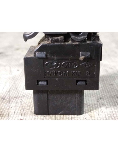 MANDO ELEVALUNAS TRASERO DERECHO KIA SORENTO (BL) - 112068