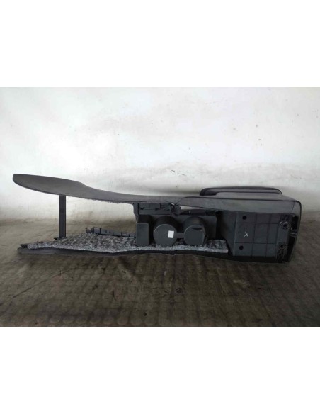 APOYABRAZOS CENTRAL TOYOTA COROLLA (E12) - 114885