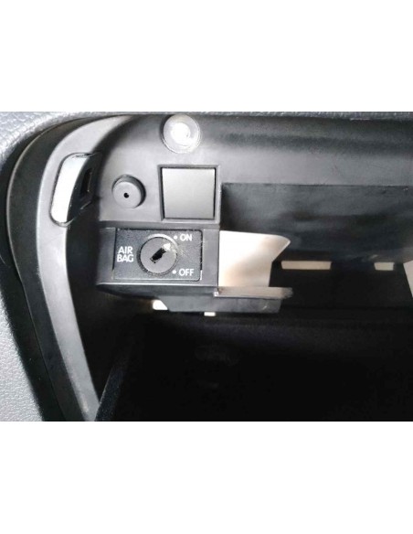 GUANTERA VOLKSWAGEN GOLF VI (5K1)(10 2008) - 137765