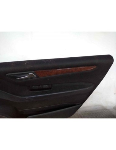 GUARNECIDO PUERTA DELANTERA DERECHA...