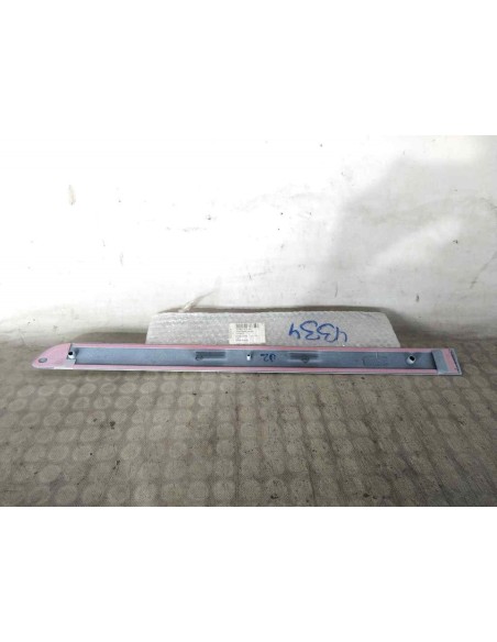 MOLDURAS TRASERAS VOLKSWAGEN GOLF V (1K1)(10 2003) - 143331