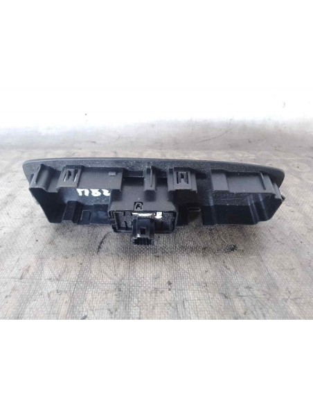 MANDO ELEVALUNAS DELANTERO DERECHO RENAULT MEGANE IV BERLINA 5P - 155964