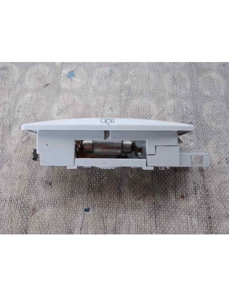 LUZ INTERIOR VOLKSWAGEN PASSAT BERLINA (3B3) - 134539