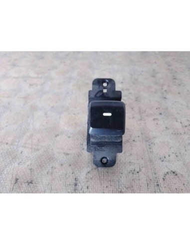 MANDO ELEVALUNAS DELANTERO DERECHO HYUNDAI I20...