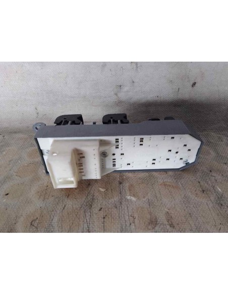 MANDO ELEVALUNAS DELANTERO IZQUIERDO TOYOTA YARIS (XP13) - 194634