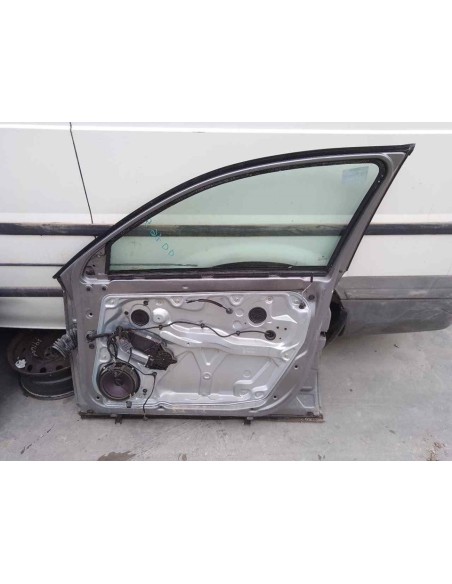 PUERTA DELANTERA DERECHA VOLKSWAGEN PASSAT BERLINA (3B3) - 185276