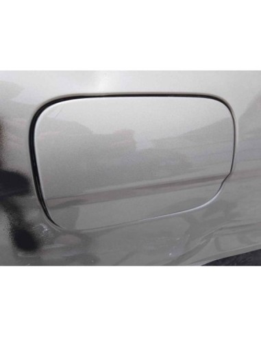 TAPA EXTERIOR COMBUSTIBLE MERCEDES-BENZ CLASE C...