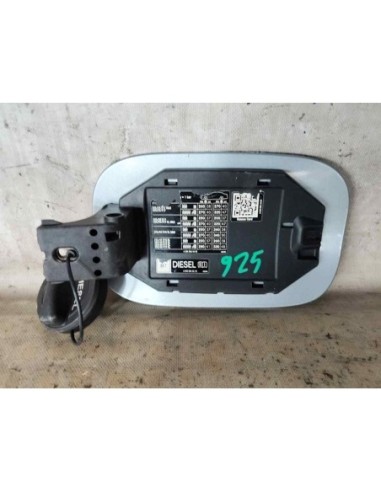 TAPA EXTERIOR COMBUSTIBLE MERCEDES-BENZ CLASE C...