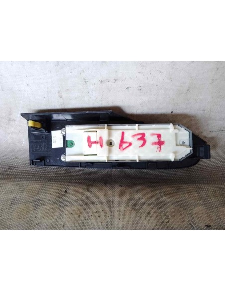 MANDO ELEVALUNAS DELANTERO IZQUIERDO TOYOTA AURIS (E18) - 194807