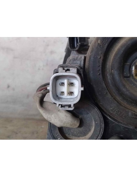 FARO DERECHO TOYOTA AVENSIS BERLINA (T25) - 201877