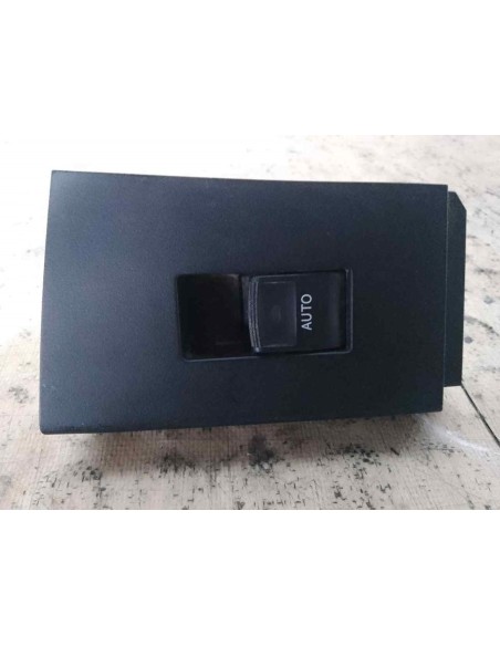 MANDO ELEVALUNAS TRASERO DERECHO TOYOTA AURIS (E18) - 194808