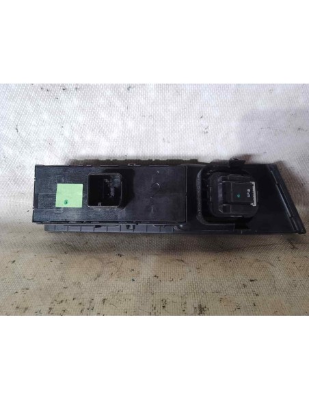 MANDO ELEVALUNAS DELANTERO IZQUIERDO VOLKSWAGEN PASSAT BERLINA (362) - 175275