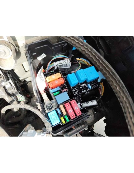 CAJA RELES / FUSIBLES DACIA DUSTER II - 254160