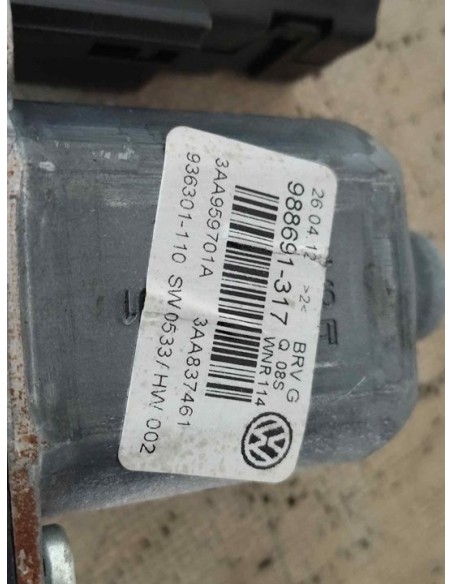 MOTOR ELEVALUNAS DELANTERO IZQUIERDO VOLKSWAGEN PASSAT BERLINA (362) - 180103