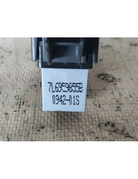 MANDO ELEVALUNAS TRASERO IZQUIERDO VOLKSWAGEN PASSAT BERLINA (362) - 175277