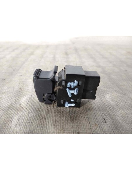 MANDO ELEVALUNAS TRASERO IZQUIERDO KIA SORENTO (BL) - 112069