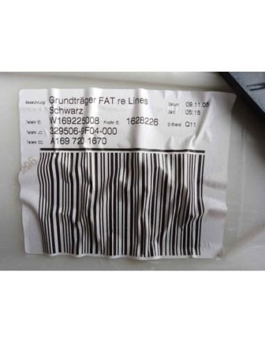 GUARNECIDO PUERTA DELANTERA DERECHA...