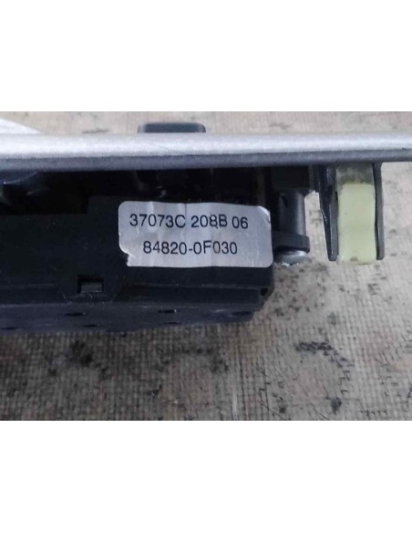 MANDO ELEVALUNAS DELANTERO IZQUIERDO TOYOTA COROLLA (E12) - 217271