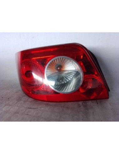 PILOTO TRASERO IZQUIERDO RENAULT MEGANE II...