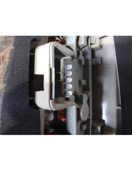 PILOTO TRASERO IZQUIERDO OPEL ZAFIRA B - 219128